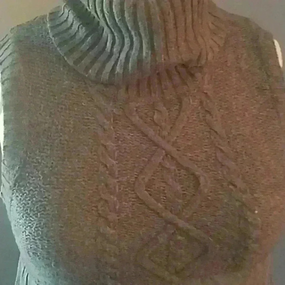 Grey turtleneck dress - Picture 2 of 3